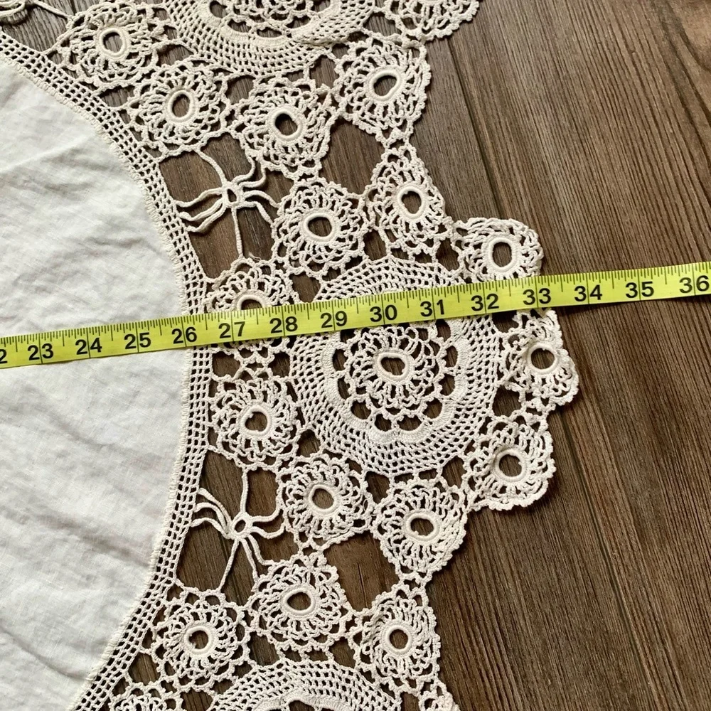 Crochet table cloth 33”